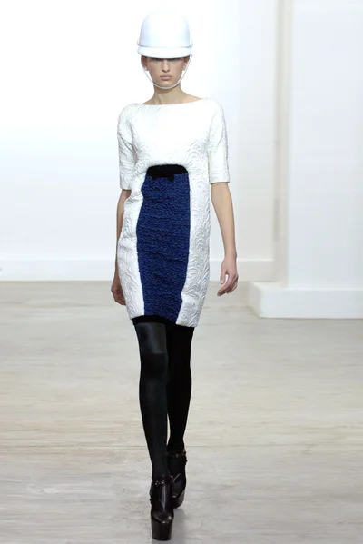 Look 25
